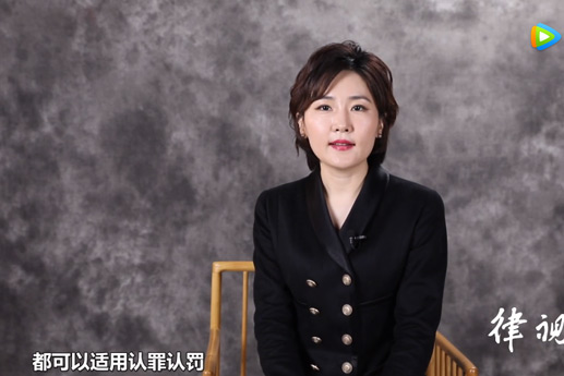 被告人向被害人的赔偿对“认?！庇惺裁从跋?？