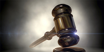 家属被刑事拘留后，为什么要委托专业的刑事律师？