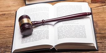 刑事案件“关系”重要还是专业律师重要？