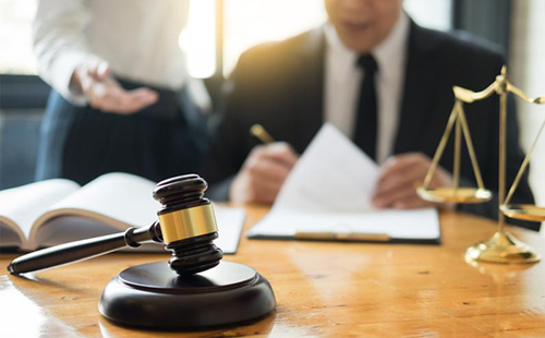 刑事犯罪侦查阶段律师可以会见犯罪嫌疑人吗？(图1)